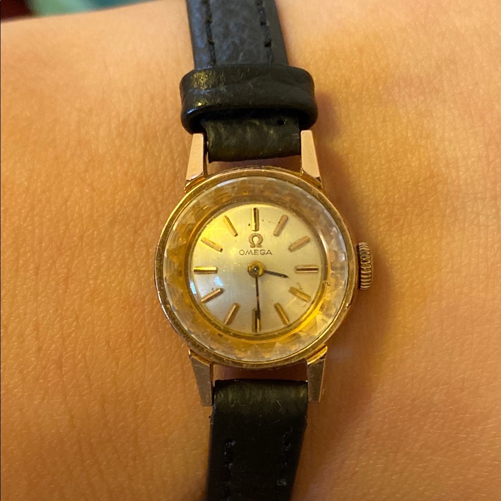 Authentic women omega watch black and gold